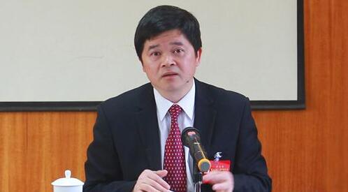 廖應(yīng)燦簡(jiǎn)歷：廣西農(nóng)村投資集團(tuán)董事長(zhǎng)廖應(yīng)燦，曾任廣西投資集團(tuán)黨委副書記、靈山縣委書記