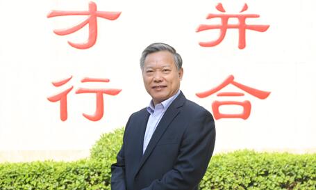 伍先華簡歷：南寧師范大學(xué)黨委副書記伍先華，曾任廣西民族大學(xué)副校長