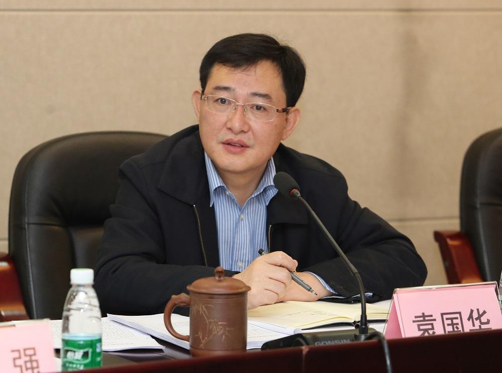 袁國華簡歷：廣西人社廳副廳長袁國華，曾任廣西黨委副秘書長，賀州市委常委、常務(wù)副市長，防城港市委常委、組織部部長