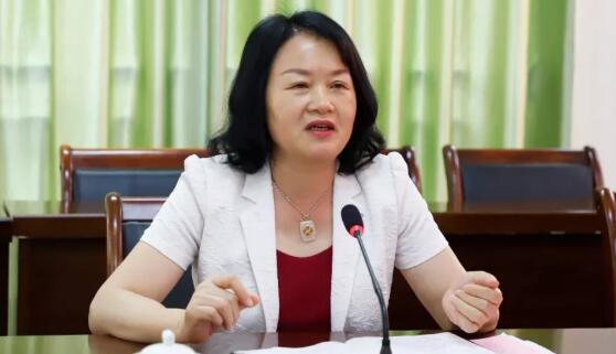 冼秋蓮簡歷：梧州市政協(xié)副主席冼秋蓮，曾任蒙山縣書記，龍圩、萬秀區(qū)長