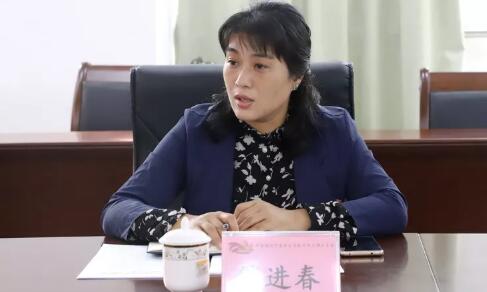 符進(jìn)春簡歷：欽州市婦聯(lián)主席符進(jìn)春，曾任欽州市政府副秘書長、教育局副局長