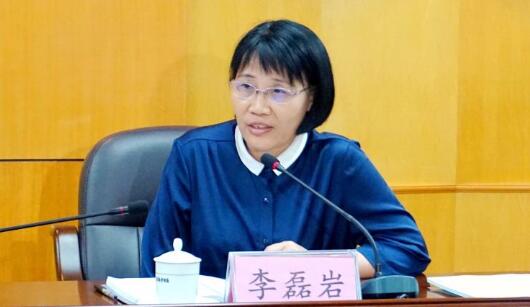 李磊巖簡歷：欽州市人大副主任李磊巖，曾任欽州市副市長、政協(xié)副主席