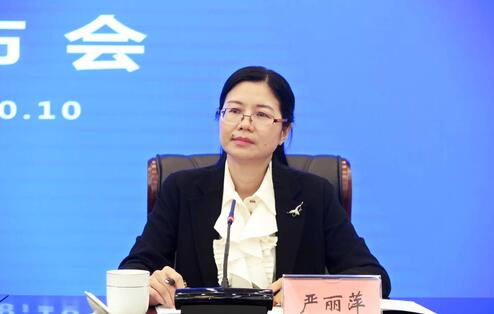 嚴(yán)麗萍簡(jiǎn)歷：廣西自治區(qū)檢察院副檢察長(zhǎng)嚴(yán)麗萍，曾任南寧市委常委、統(tǒng)戰(zhàn)部部長(zhǎng)