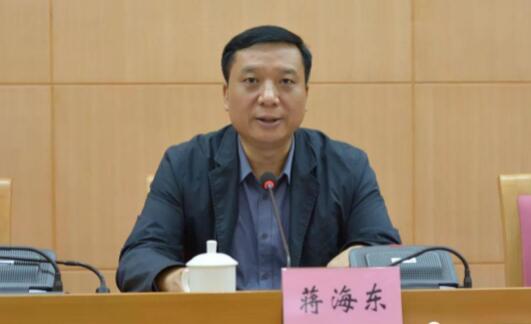 蔣海東簡歷：廣西民政廳副廳長蔣海東，曾任廣西司法廳黨委委員、監(jiān)獄局局長，梧州市委副書記