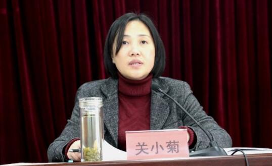 關(guān)小菊簡歷：桂林市體育局局長關(guān)小菊，曾任恭城縣委常委、宣傳部部長、副縣長，荔浦副縣長
