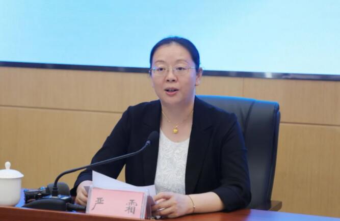 嚴霜簡歷：廣西文聯黨組書記、副主席嚴霜，曾任廣西文化旅游廳副廳長