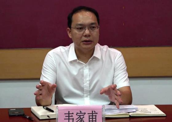 韋家甫簡歷：河池市東蘭縣委書記韋家甫，曾任東蘭縣長，金城江區(qū)委副書記，區(qū)委常委、常務(wù)副區(qū)長