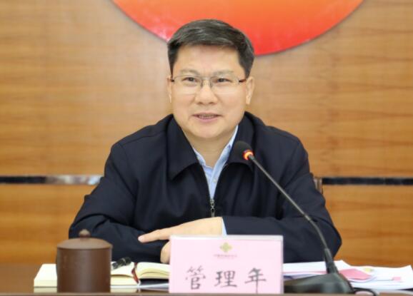 管理年簡歷：廣西自治區(qū)人大副秘書長管理年，曾任廣西總工會黨組書記、常務副主席、供銷社主任