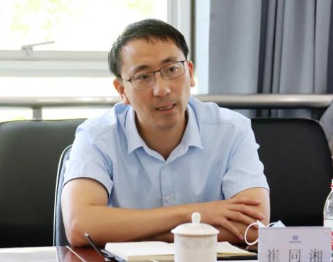 崔同湘簡歷：天津?yàn)I海高新區(qū)管委副主任崔同湘，曾任濱海新區(qū)中塘鎮(zhèn)鎮(zhèn)長，梧州團(tuán)委書記，藤縣副縣長