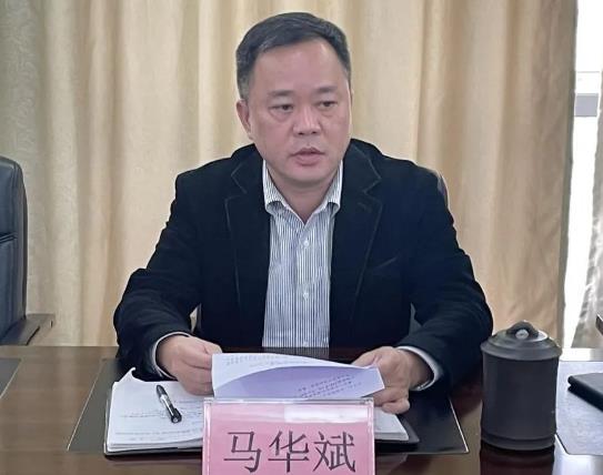 馬華斌簡歷：南寧市委黨史研究室主任馬華斌，曾任南寧鄉(xiāng)村振興集團(tuán)董事長，邕寧區(qū)委常委、組織部部長